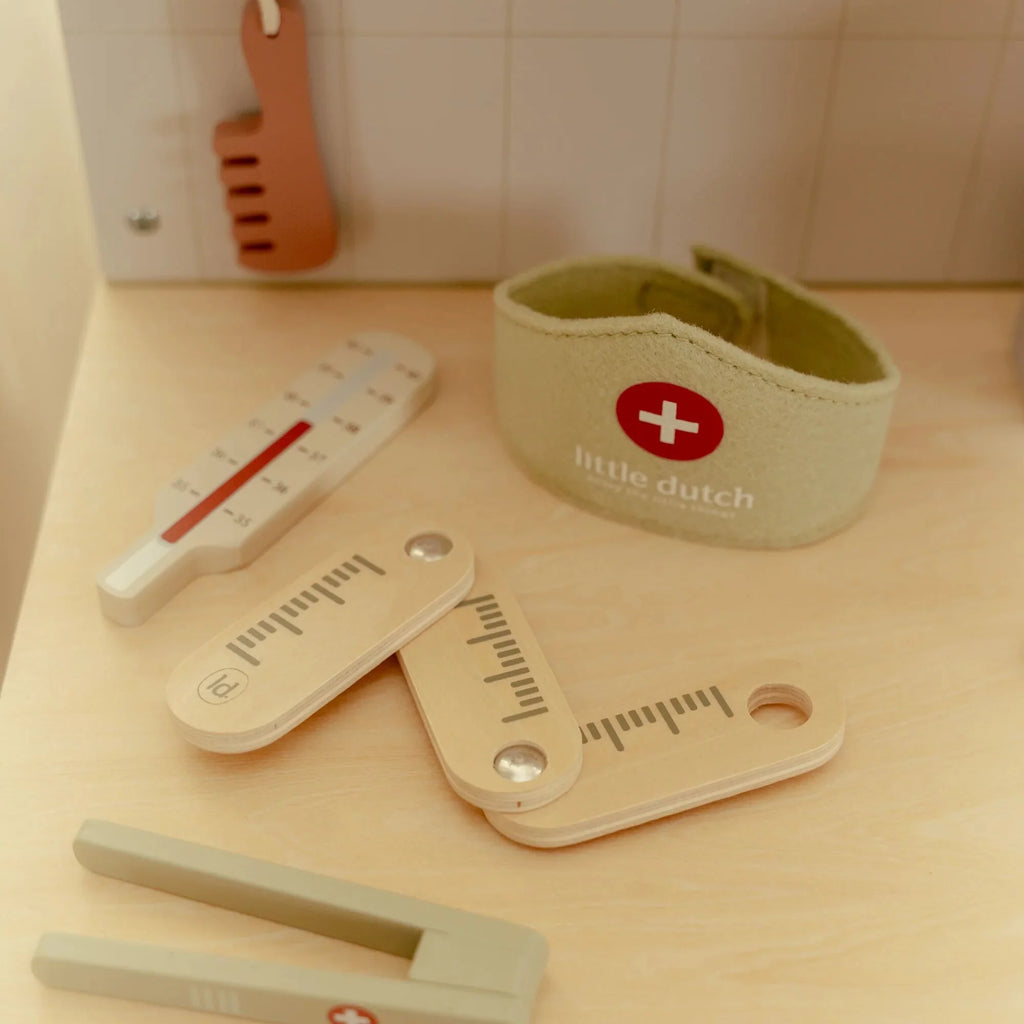Little Dutch Veterinary Set
