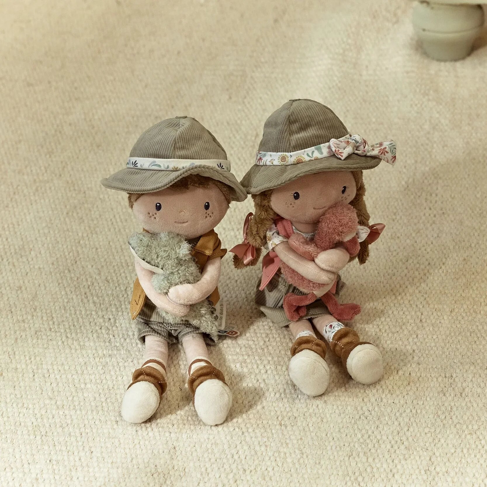 Safari Friends Cuddle Doll Ranger Rosa