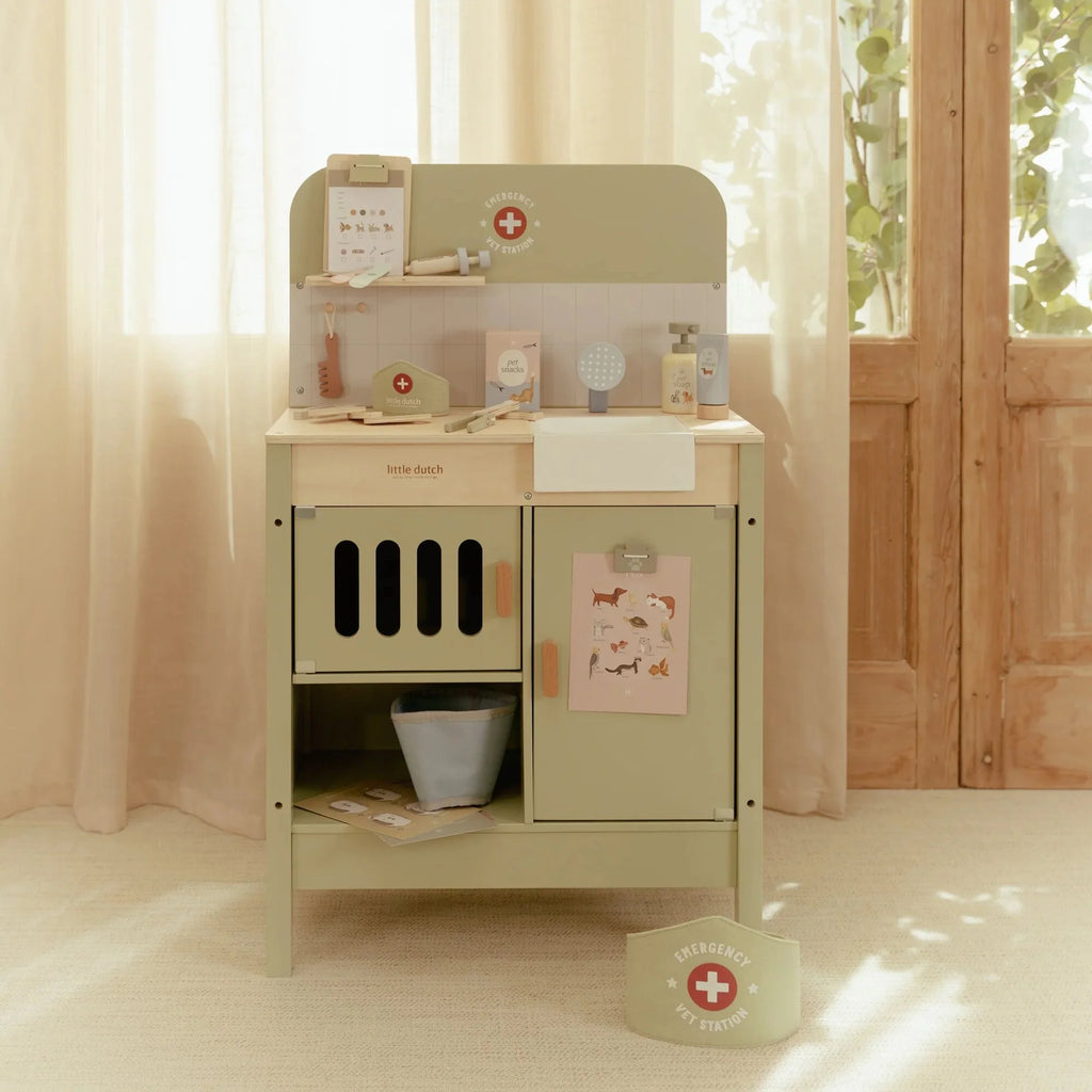Little Dutch Veterinary Set