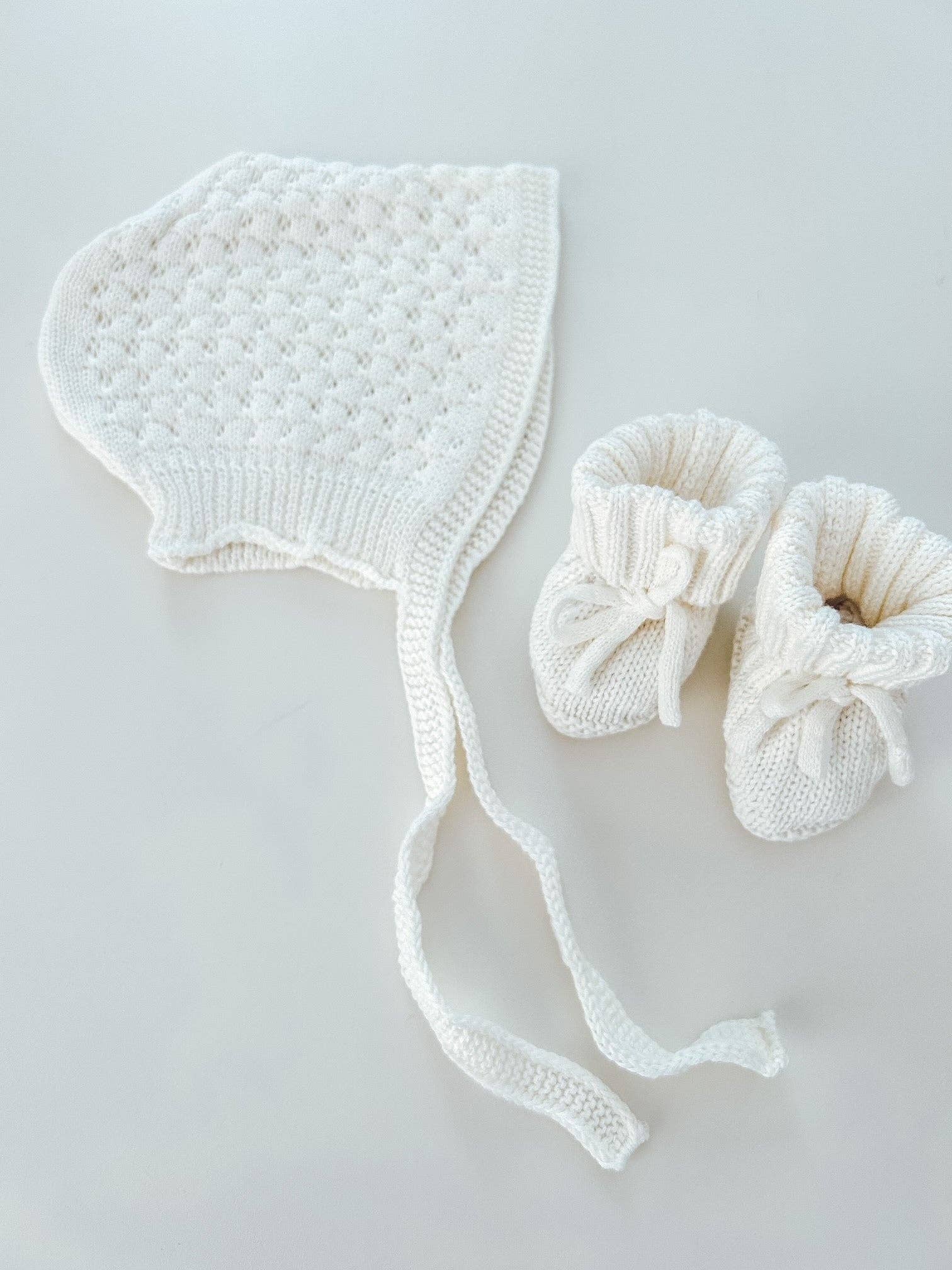 CUFF NEWBORN LACE BOOTIES - MILK