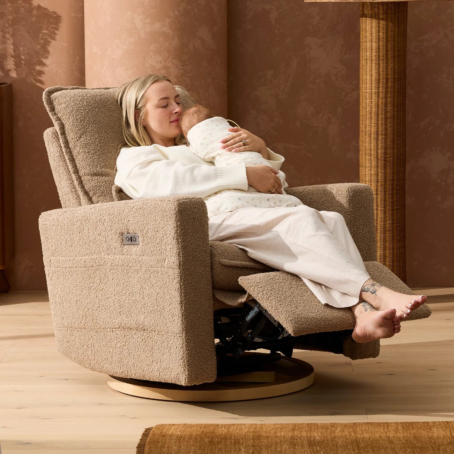 Frankie Electric Recliner/Glider Chair - Mocha Teddy