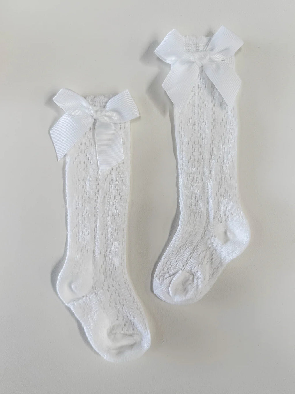 LACE KNEE HIGH BOW SOCKS - WHITE