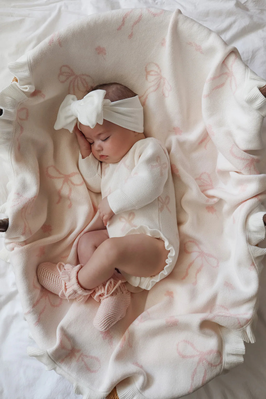 FLORAL BOW BLANKET | MILK + BABY PINK