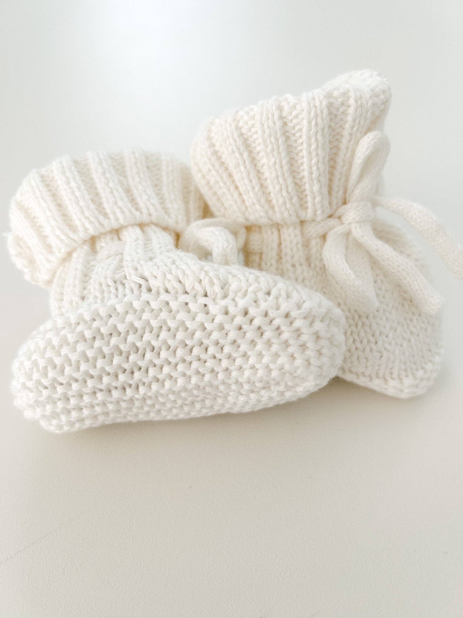 CUFF NEWBORN LACE BOOTIES - MILK