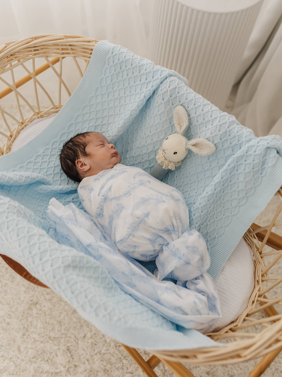 Blue Feather Muslin Wrap & Blue White Pram Clip Set